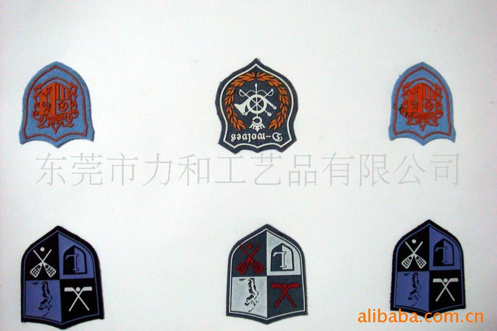 【供应布料滴胶.布料贴胶,胶章压胶,护腕压胶,布