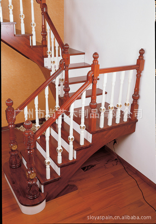 厂家力推原木复式楼梯 高配置纯品种 靠设计巧生活