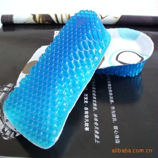 【新奇特百货:新品橡胶增高鞋垫 增高3厘米 半