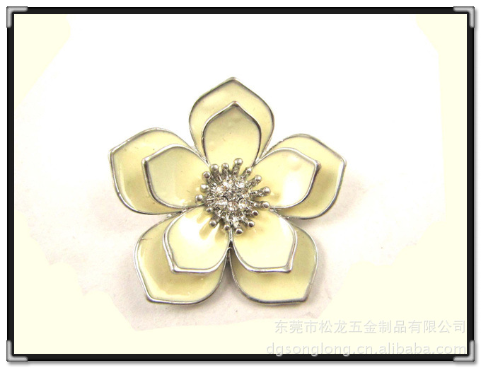 环保合金花瓣滴胶别针,简单金属立体3d效果胸针,胸针饰品厂家