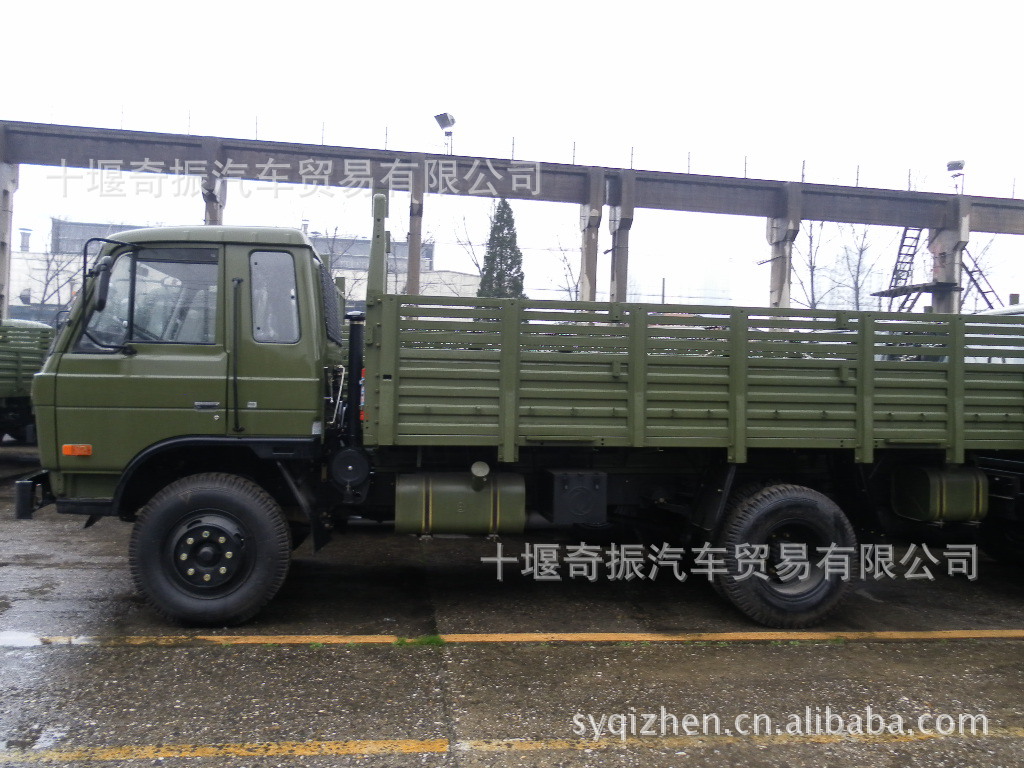 东风运兵车eq1118ga