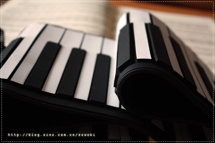【全球首款49键MIDI手卷钢琴、儿童手卷电子