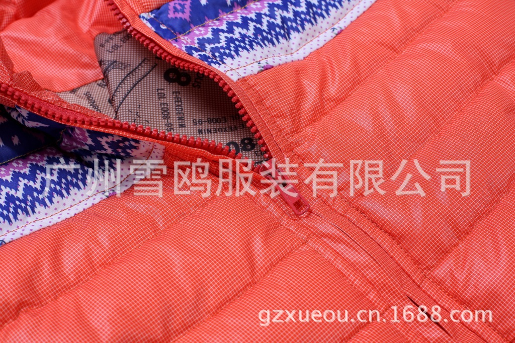 广州羽绒服厂家,直销,批发,纯鸭绒,欢迎来样图片