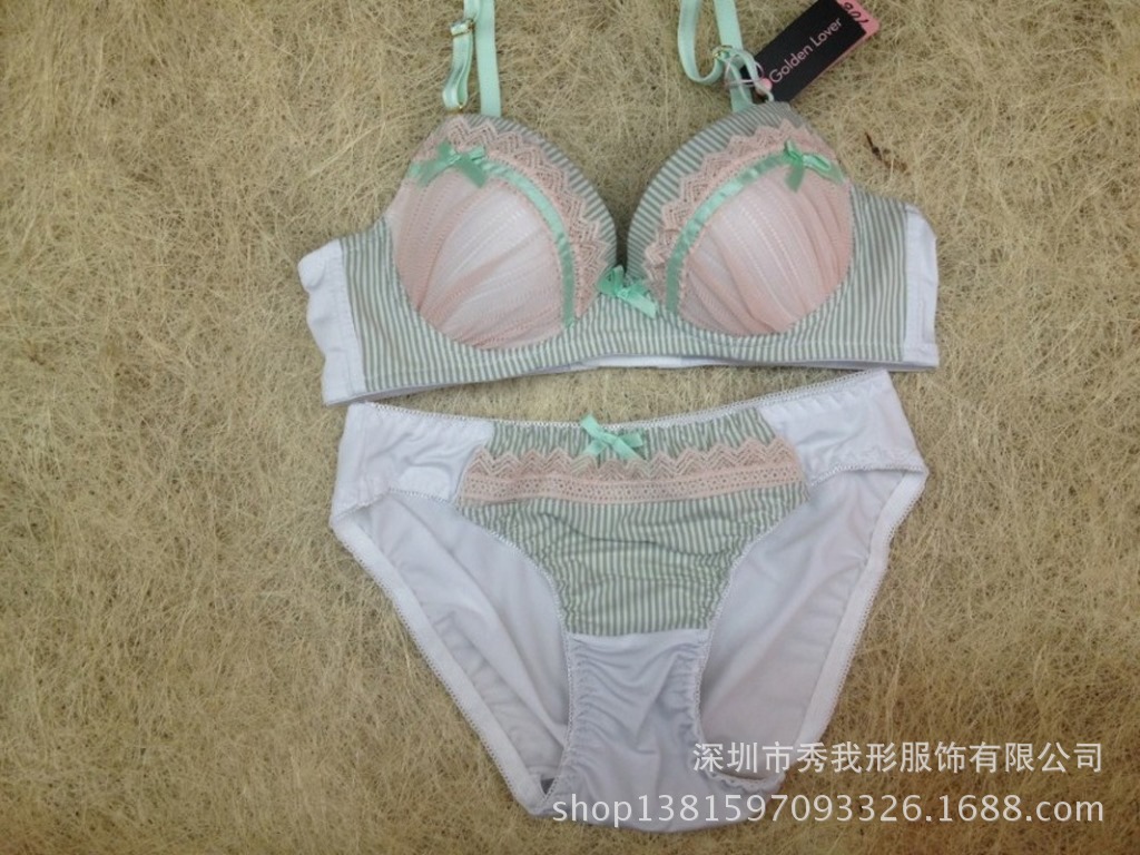 【新款】蕾丝排扣外贸品牌聚拢少女内衣 日系文胸套装批发 330