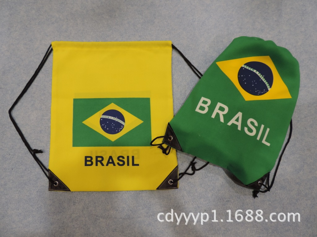 【专业供应2014年巴西巴西世界杯旗帜,围巾,车