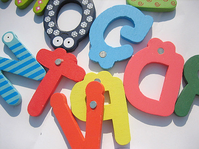 【宝宝早教玩具 大块彩色英文字母冰箱贴 磁性