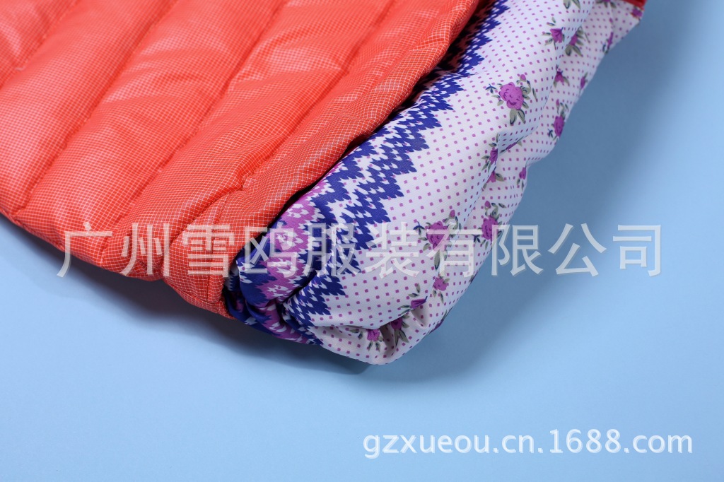 广州羽绒服厂家,直销,批发,纯鸭绒,欢迎来样图片