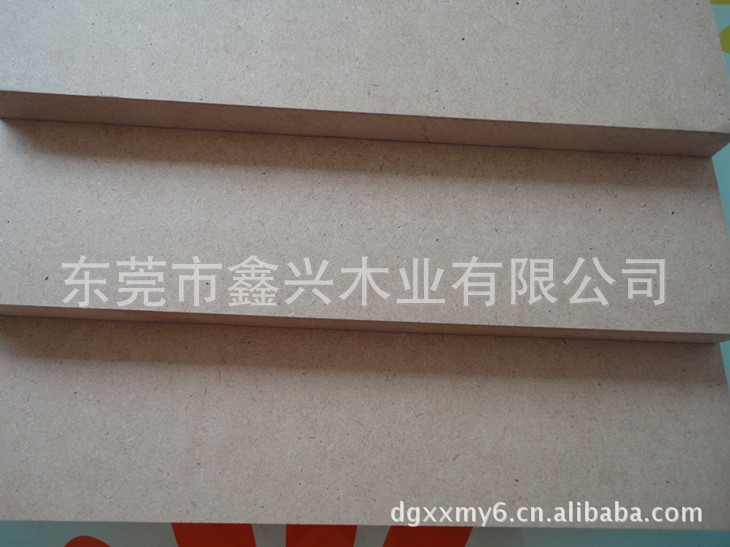 廠家供應(yīng)全松木中纖板