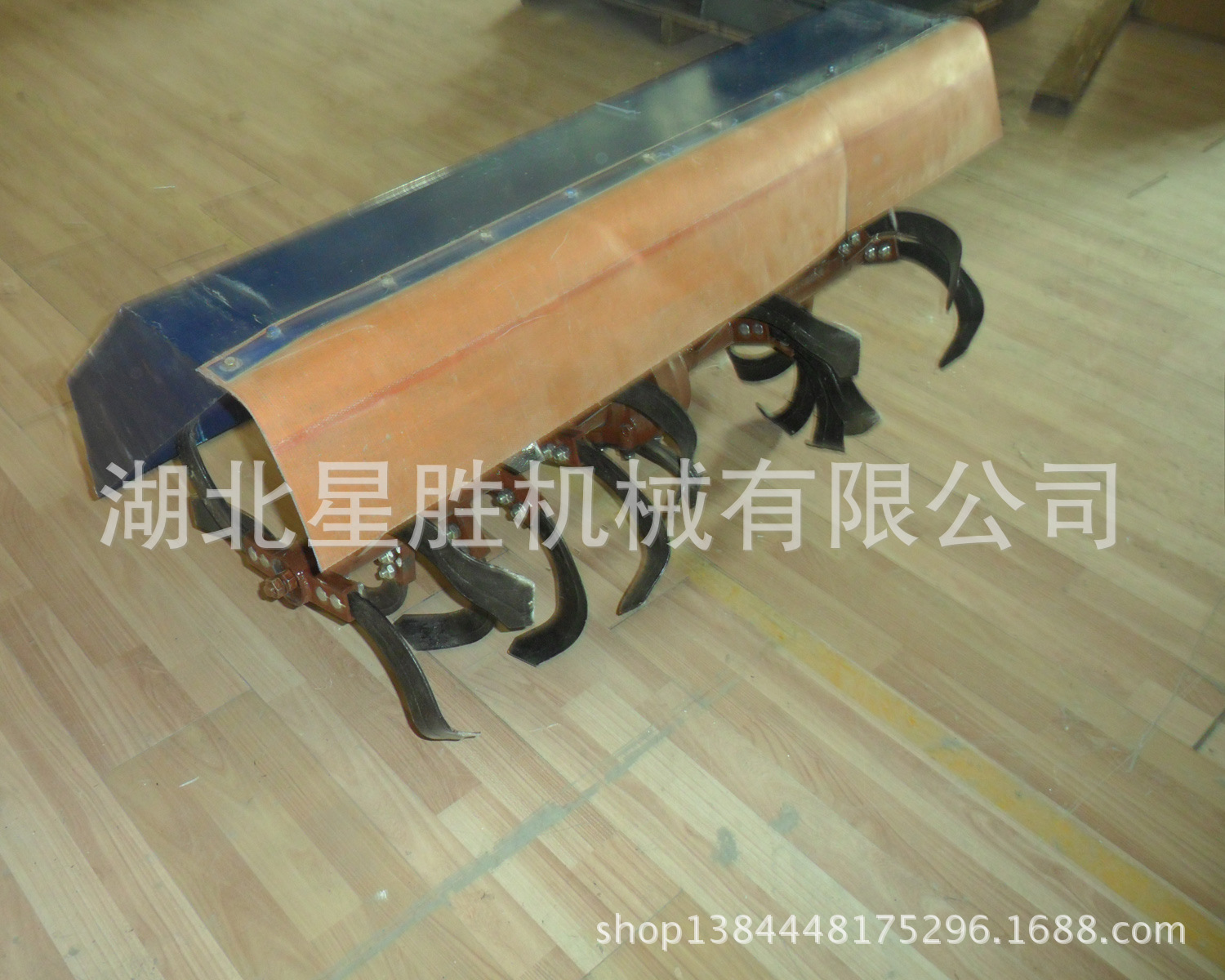 旋耕机(带乘座)