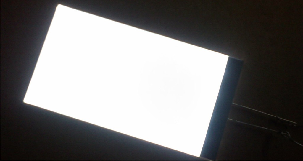 此款透镜适用于led背光源电视,广告灯箱,平板灯,tv背光,广告灯背光