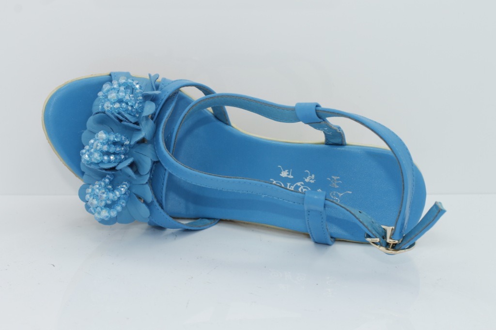 圣梵依 厂家直销防水台花朵装饰牛皮女鞋 粗高