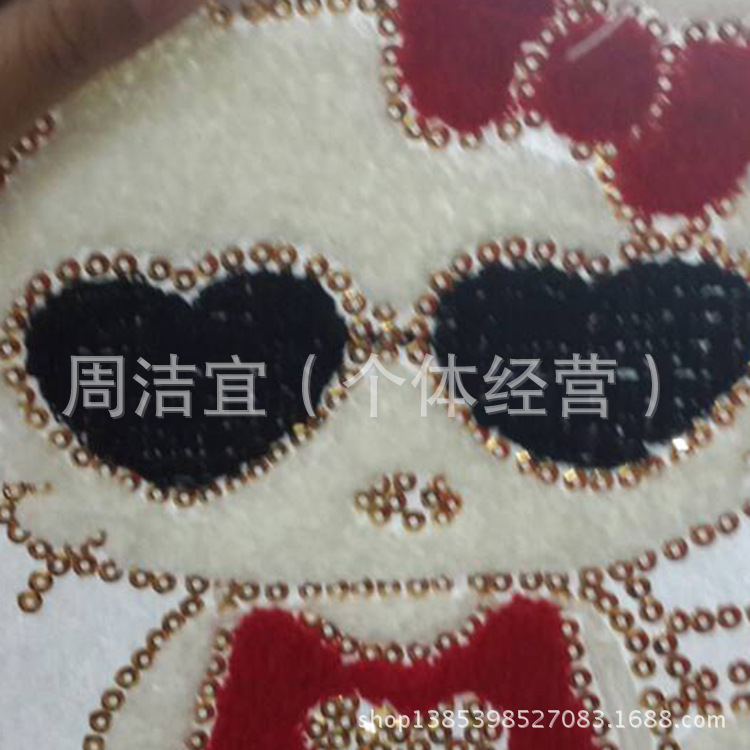 厂家直销布标 衣服辅料绣标 卡通布标 珠光宝气的小猫