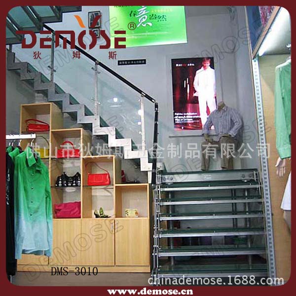 商业街商铺l型楼梯,大型服装店玻璃楼梯,定做各种各样商铺楼梯