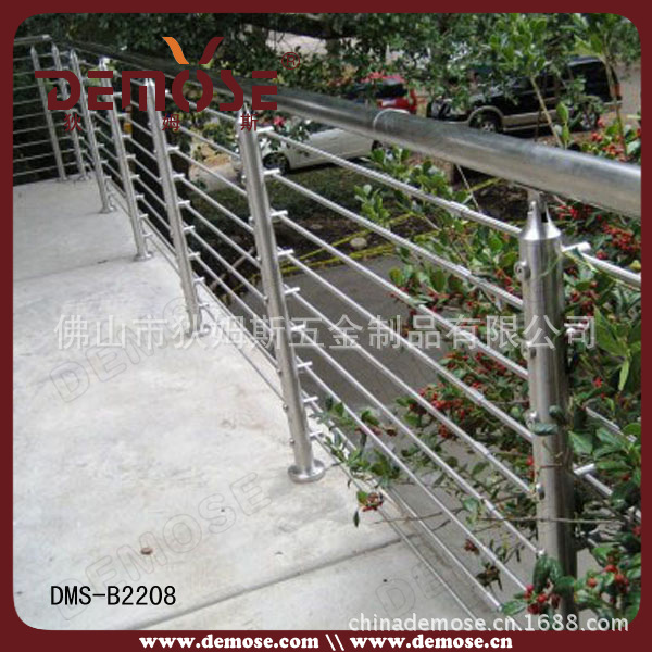 侧装304/316穿拉丝管阳台栏杆,法国高级公寓阳台不锈钢圆管扶手