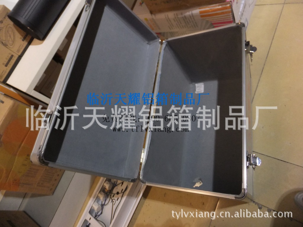 【山东铝箱定做精密仪器设备工厂手提箱密码nm1-100s3300断路器图片