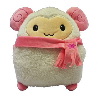 粉色戴围巾款的羊，暖手抱枕两用 宝宝绒材料制作填充保暖又舒适
