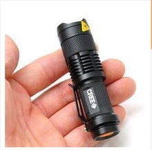 Đèn pin mạnh LED zoom mini đèn pin ngoài trời chiếu sáng nhôm đèn pin SK68 Đèn xe đạp