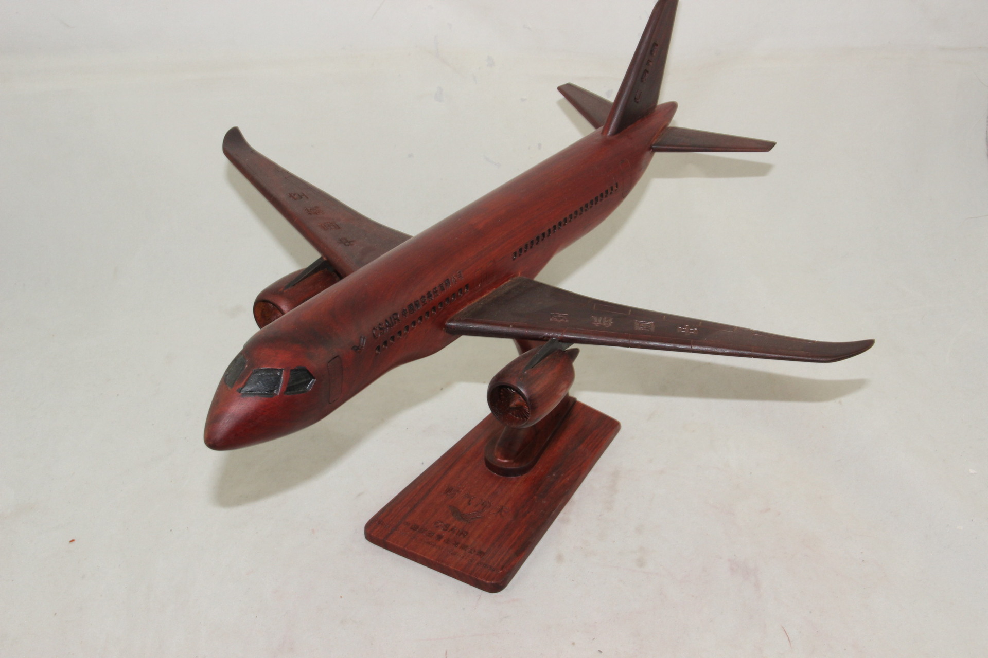 【厂家直销】商务礼品 会议礼品 红木飞机模型