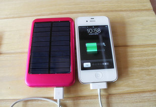 太阳能移动电源 太阳能充电宝 太阳能手机充电器