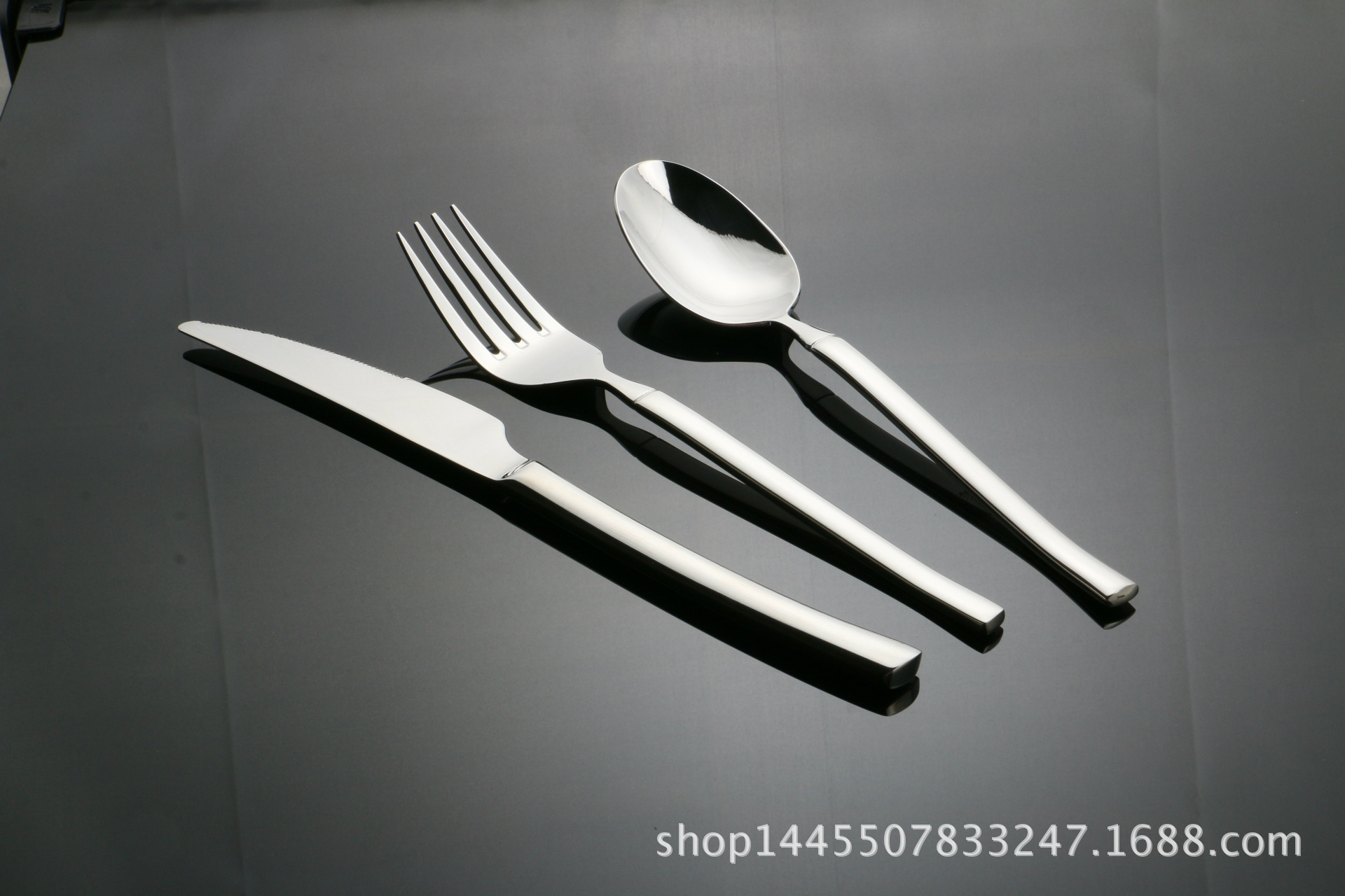 不锈钢餐具 不锈钢勺子 水立方圆勺 汤勺 酒店用品 跑江湖-阿里巴巴