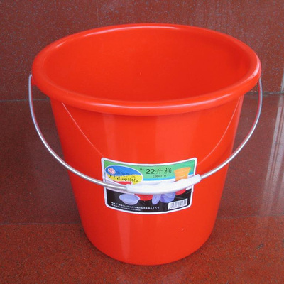 厂家直销 耐摔红色塑料水桶批发 塑料桶 家用水桶 储水桶