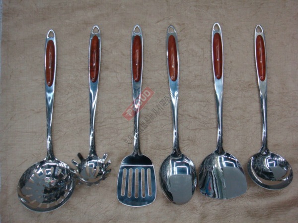 Wood handle kitchen utensils