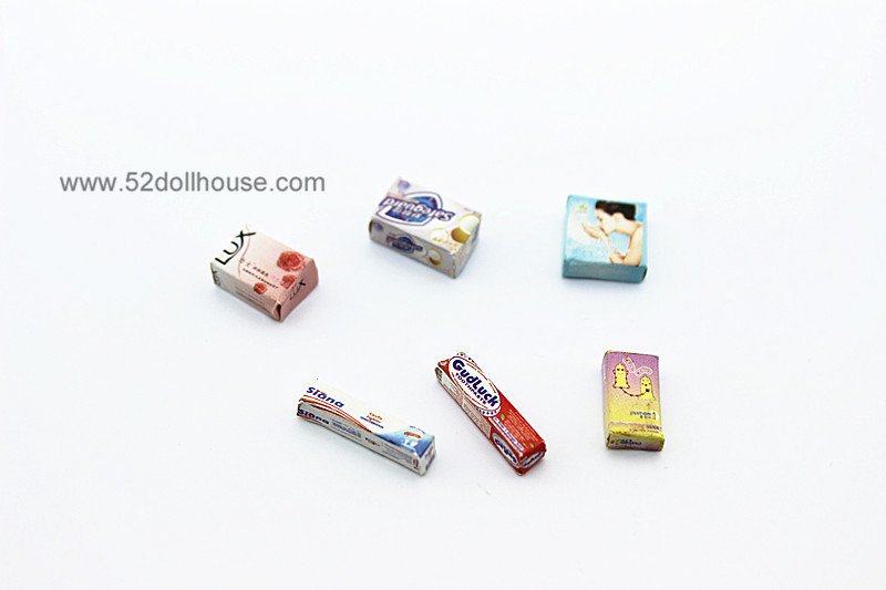 52dollhouse 微缩食玩场景模型 娃娃屋配件 迷你日用香皂牙膏g112