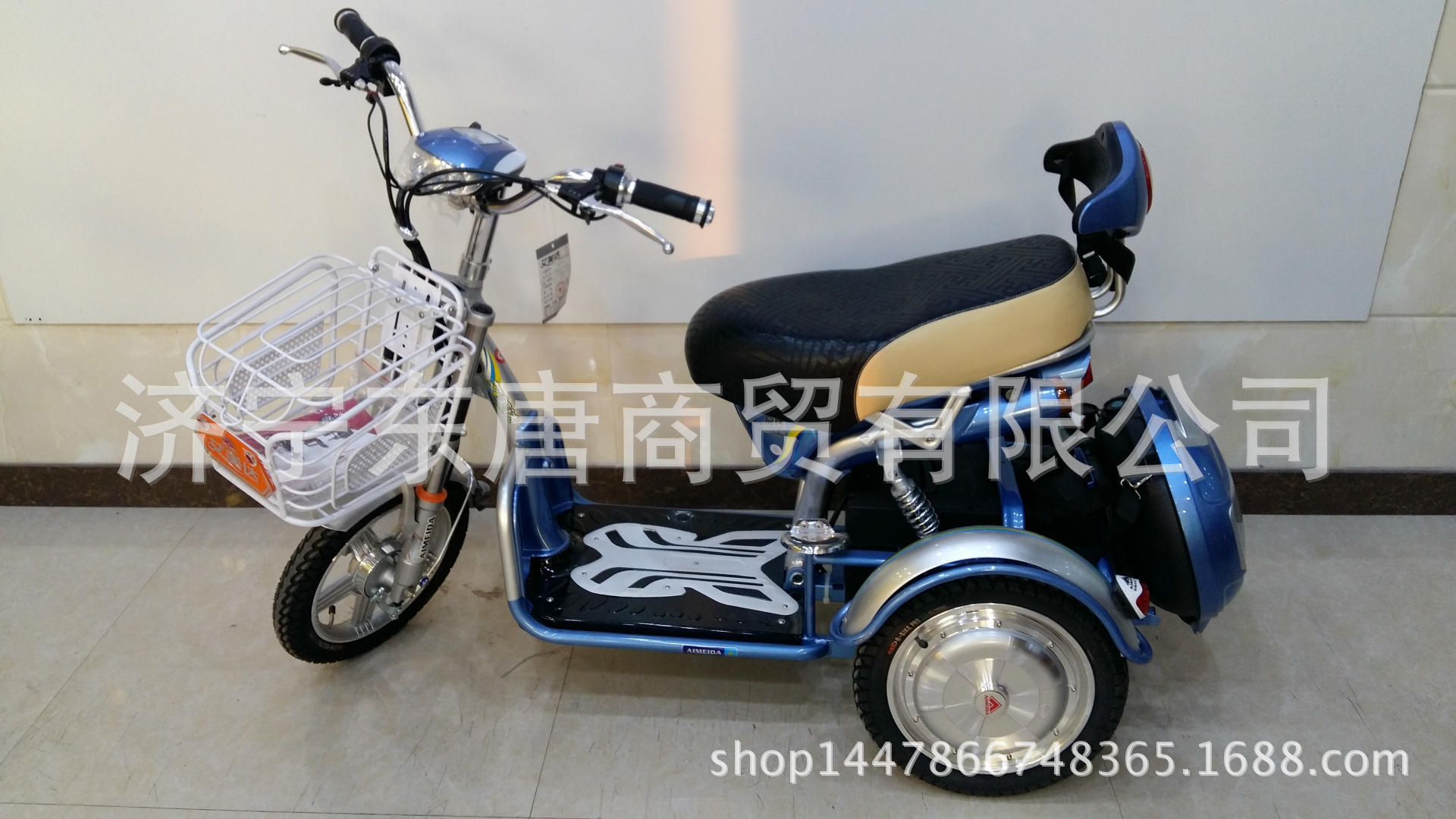厂家热销老年电动代步车 艾玛二代双人老年休闲电动三轮车