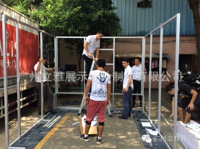 自搭建展台现场图