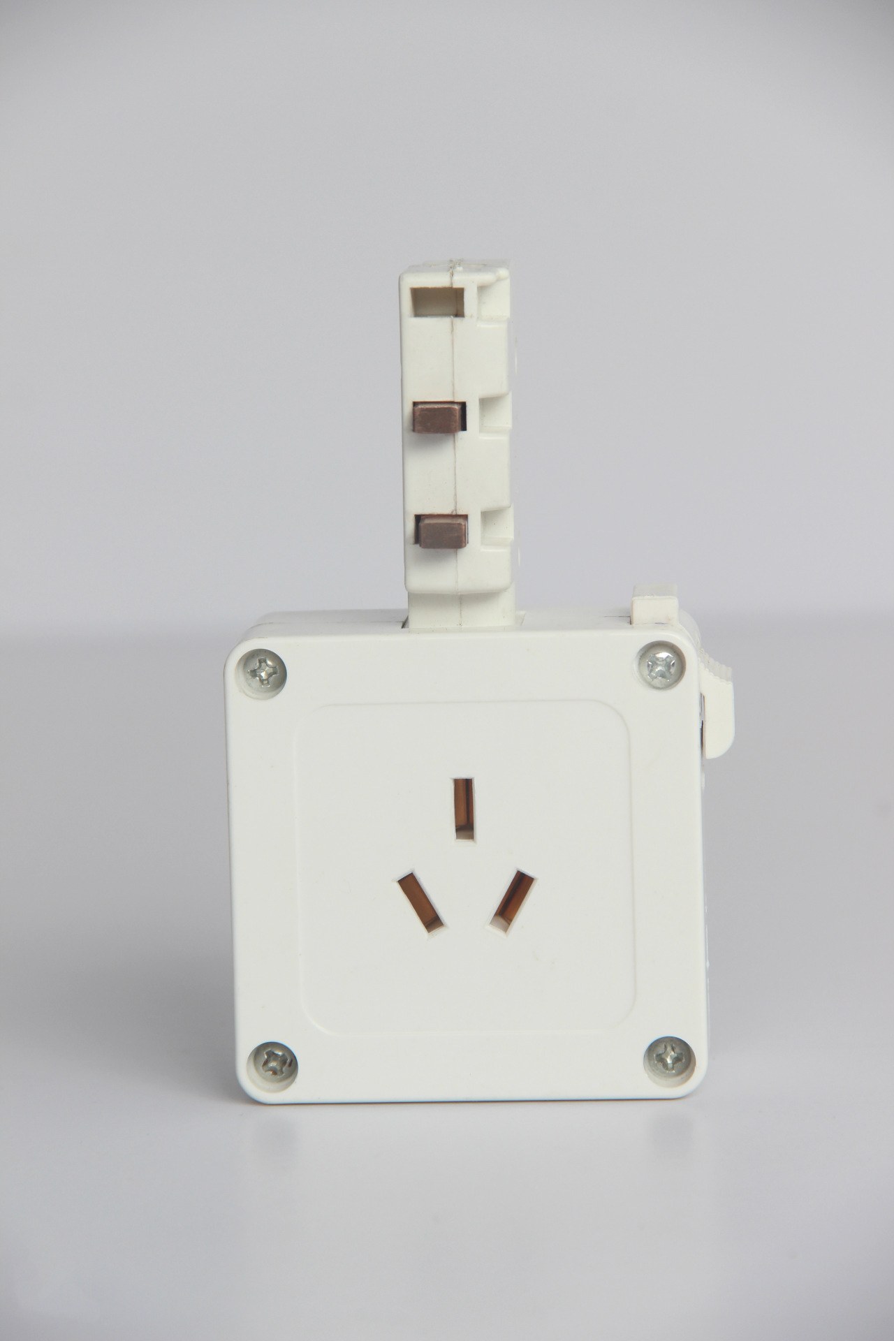 【图】pvc小型供电照明母线槽单相旋转插座服装厂供电设备插座厂家直