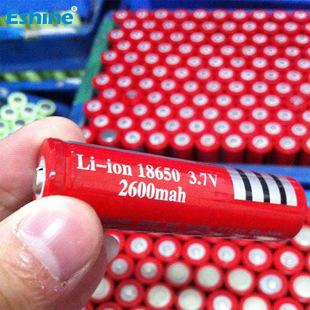led强光手电筒充电电池 厂家批发 3.7v大容量18650锂电池