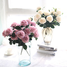 Các nhà sản xuất 10 bó hoa hồng giữ cây hoa hoa giả Ngoại thương nhà trang trí đám cưới hoa giả MW23313 Cầm hoa