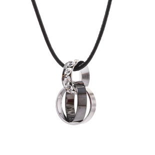厂家直销 时尚礼品  银黑色圈戒子三个组合男女式情侣 钛钢项链