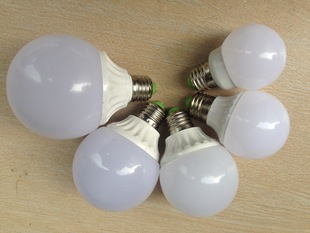 厂家直销   LED龙珠泡  LED塑料球泡灯  LED灯泡  LED节能灯