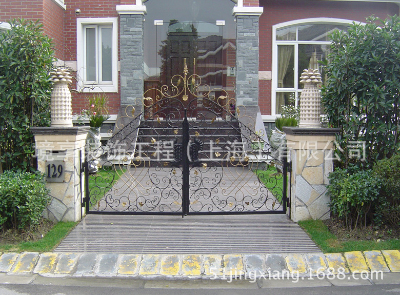 上海欧式铁艺大门 别墅庭院设计绿化 铁艺护栏铁艺楼梯设计制作
