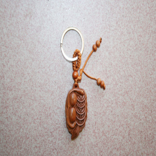 厂家直销桃木钥匙扣批发  雕刻型桃木饰品 保平安钥匙链礼品