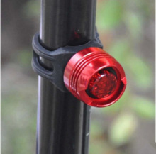 Xe đạp leo núi hợp kim nhôm nổi bật Đèn hậu cảnh báo mũ bảo hiểm Ruby 51g Đèn xe đạp