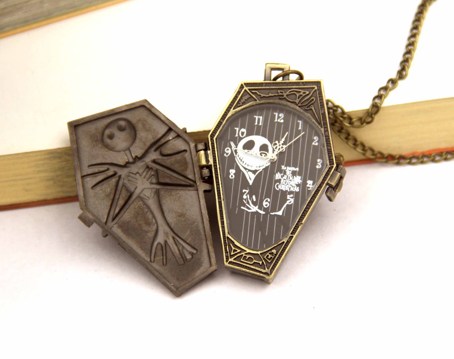 foreign trade Hot sale Cartoon Pocket Watch   characteristic Pocket Watch Christmas Eve Qinggu trumpet Pocket Watch manufactor