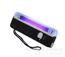 Máy dò tiền cầm tay ngoại tệ Đèn UV sử dụng 4 pin AA có đèn pin màu tím ánh sáng mini giả Máy đếm tiền