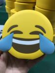 现货卡通哭脸移动电源笑出眼泪的emoji表情充电宝个性qq移动电源图片