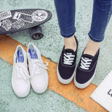Giày vải mùa xuân và mùa hè Zheng Xiujing với cùng một đoạn giày ren đế dày thông thường phiên bản Hàn Quốc của đôi giày trắng nhỏ thế hệ nữ Giày vải nữ