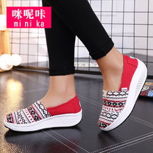 Nổ xuyên biên giới mùa xuân mới phong cách rocking giày vải dày giày nữ cũ Bắc Kinh giày vải nữ thủy triều 9001-16 Giày vải nữ