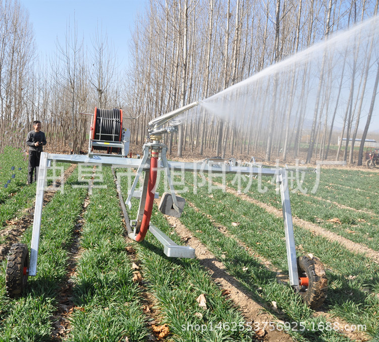 高压pe管自动回收喷灌设备 现代化农业浇地机 绞盘式麦田灌溉机