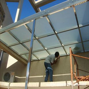 亿科玻璃厂专业安装不锈钢玻璃雨棚 钢化夹胶玻璃雨棚 免费量尺寸