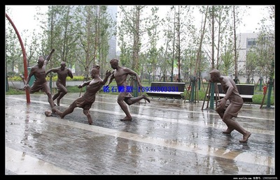 批发采购石雕-运动健身雕塑踢足球大型组雕玻