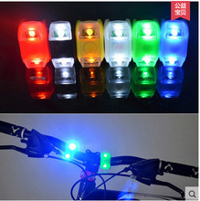 Đèn cảnh báo xe đạp ếch thế hệ thứ 6 Đèn đuôi 6 màu sặc sỡ Ba đèn flash phụ kiện thiết bị cưỡi Đèn xe đạp