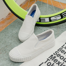 Giày vải mẫu mùa xuân và mùa hè Giày trắng thoáng khí thể thao thông thường của Hàn Quốc và giải trí một đôi giày đạp một thế hệ Giày vải nữ