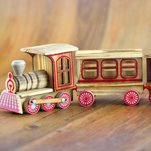 Nhà máy trực tiếp đồ trang trí thủ công bằng gỗ Mô phỏng xe lửa đồ chơi ba phần Sản phẩm gỗ mô phỏng nhà nóng Mẫu xe
