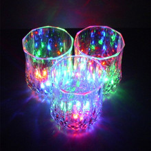 Đèn flash LED ánh sáng nhỏ kính tách Đêm thanh ly bên bữa tiệc sinh nhật tiệc cưới dứa Bộ rượu