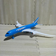 Kéo cáp đồ chơi nhỏ Máy bay chở khách lớn Máy bay lắp ráp 30 cm để rải hàng hóa đồ chơi trẻ em Mô hình hàng không